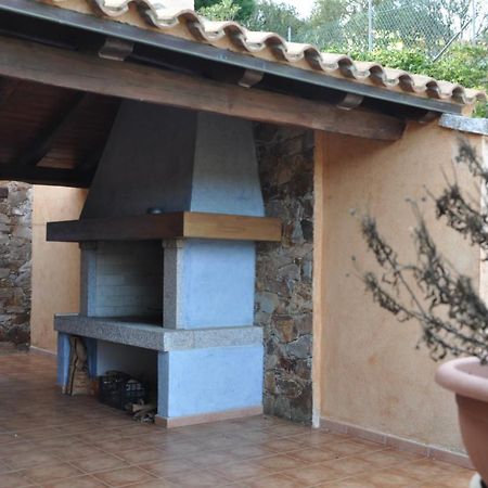Appartamento Chia al mare Esterno foto